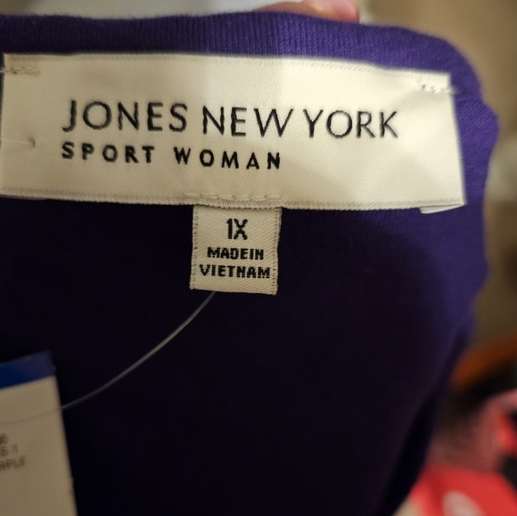 #174 Jones New York Sport- Women's Purple top- Size: XL - Picture 5 of 5